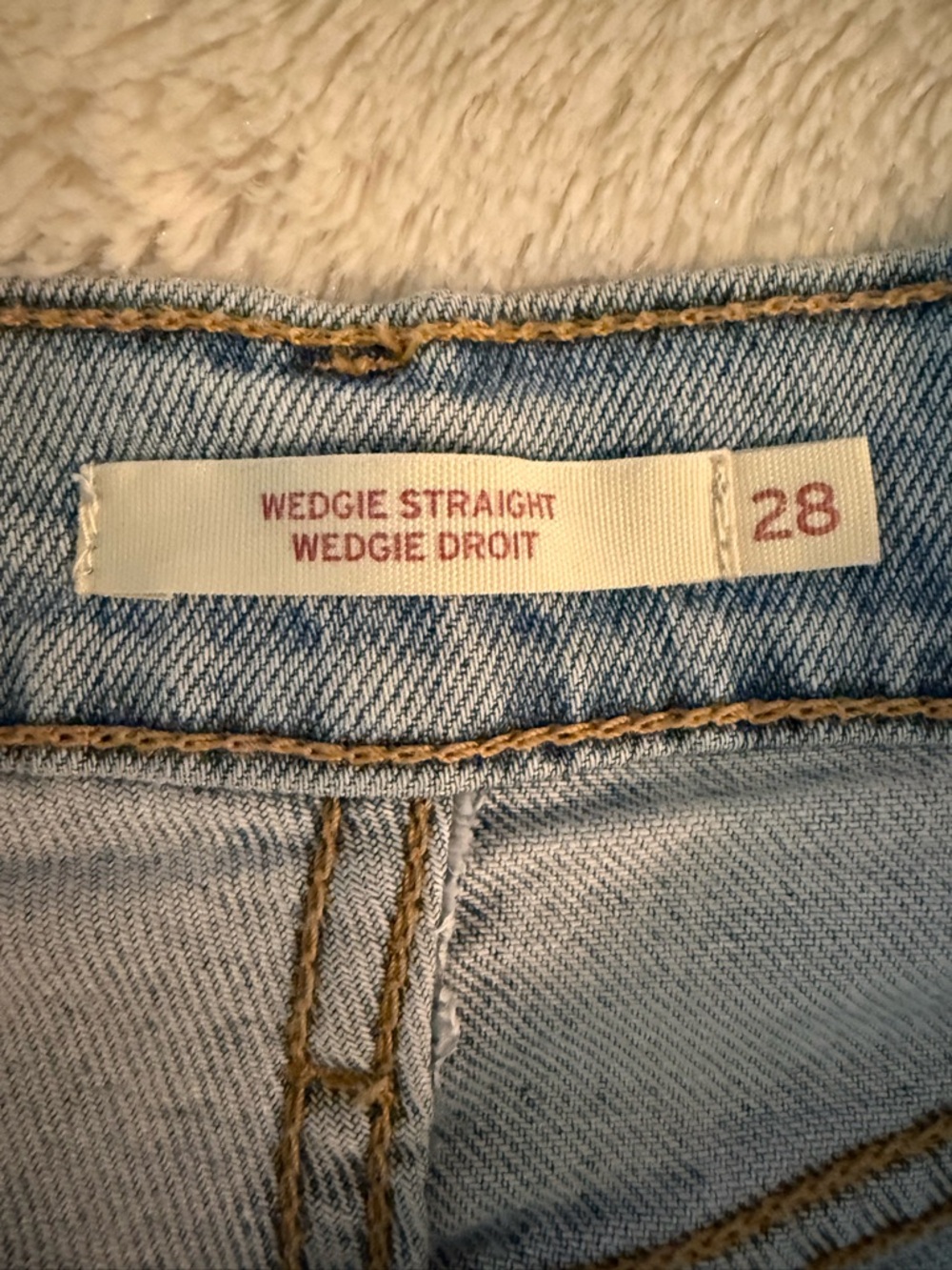 Levi's Wedgie Straight - Size 28 - Light Wash Blue Jeans
